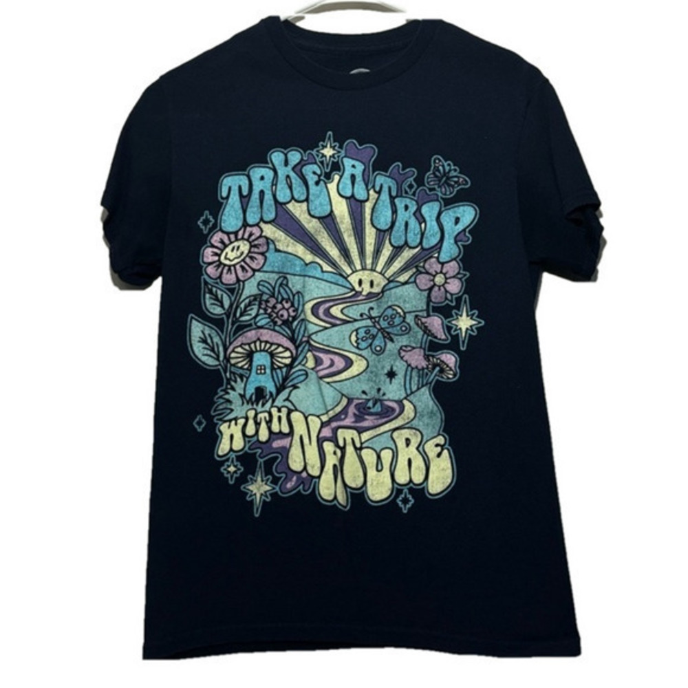 ๐ฅ๐ฅNavy Blue and Yellow Nature Graphic Tee - Short Sleeve